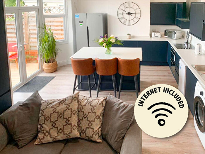 5 Bedroom House To Rent In Staple Hill Road, Fishponds, BS16