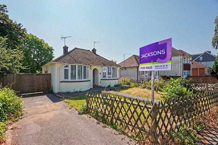 2 Bedroom Detached Bungalow For Sale In Maidstone Road, Wigmore, ME8