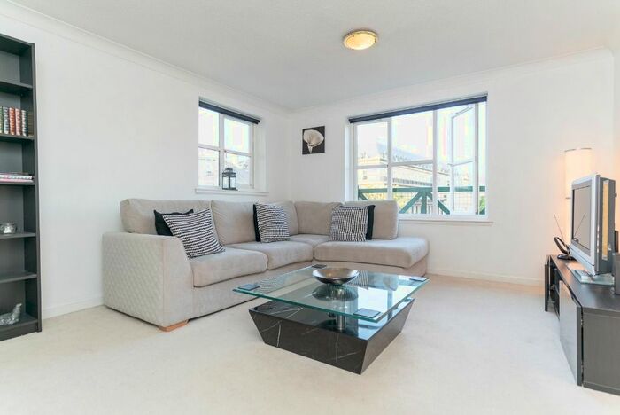 1 Bedroom Flat To Rent In Silvermills, Stockbridge, Edinburgh, EH3