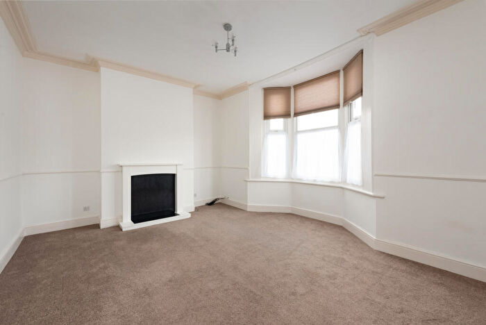1 Bedroom Flat For Sale In Brunswick Square, Herne Bay, Kent, CT6