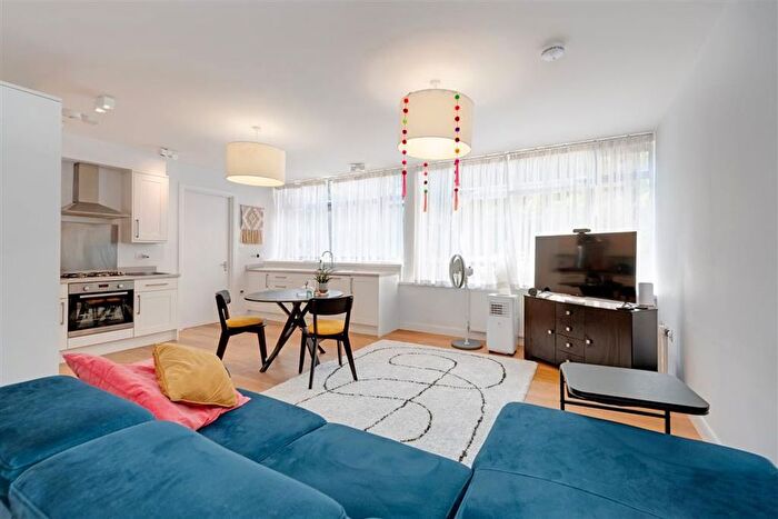 2 Bedroom Flat To Rent In Great Portland Street, Fitzrovia Amp; Covent Garden, W1W
