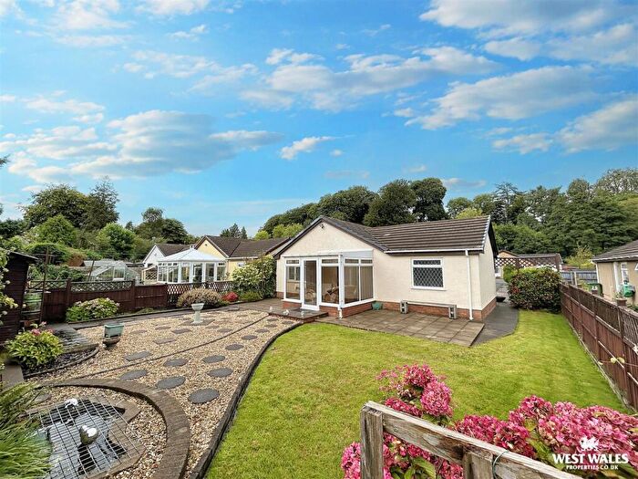 3 Bedroom Detached Bungalow For Sale In Glantawelan, Johnstown, Carmarthen, SA31