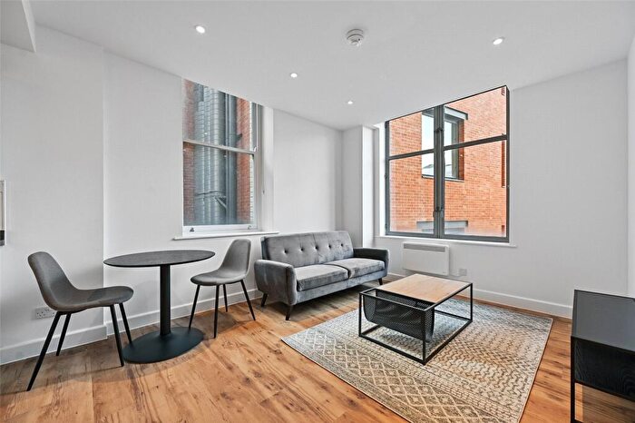 1 Bedroom Apartment To Rent In West Smithfield, London, EC1A