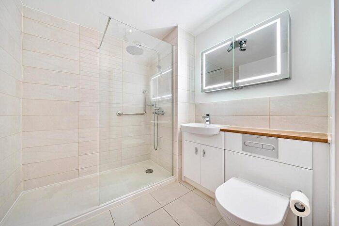 2 Bedroom Retirement Property For Sale In Westhall Road, Langton House, CR6