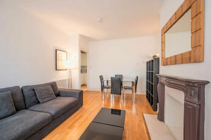 1 Bedroom Flat To Rent In Carrington Street, Mayfair, London, W1J