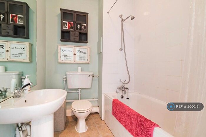 1 Bedroom Flat To Rent In Richmond Road, London, E8