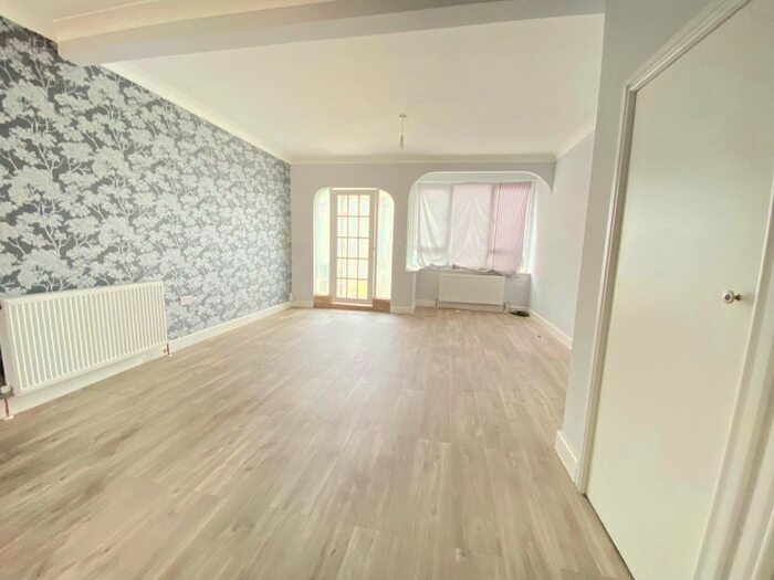 3 Bedroom Terraced House To Rent In Beam Avenue, Dagenham, RM10