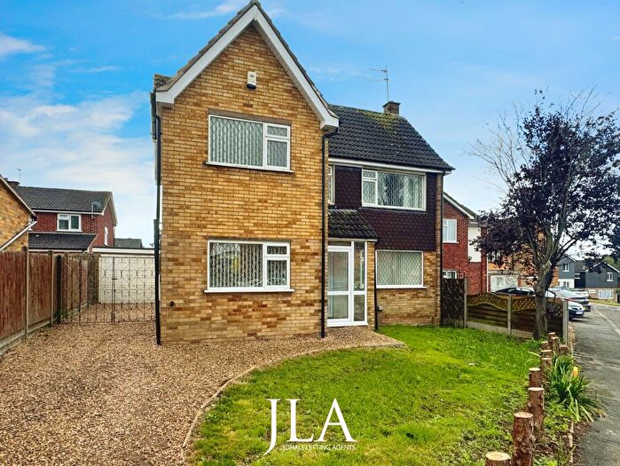 3 Bedroom Detached House To Rent In Park Rise, Leicester, LE3