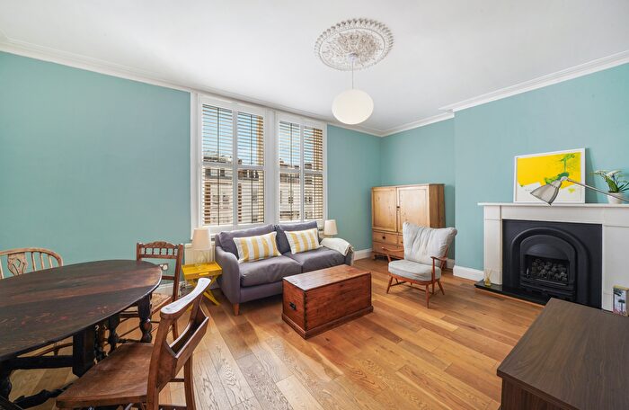 1 Bedroom Flat For Sale In Sinclair Road, London, Uk, W14