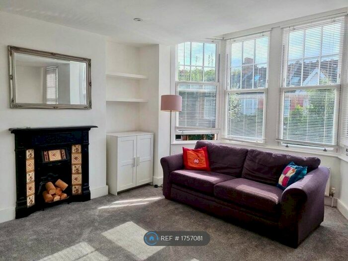 3 Bedroom Maisonette To Rent In Priory Avenue, London, N8