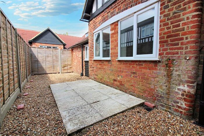 2 Bedroom Flat To Rent In High Street, Whitchurch, HP22