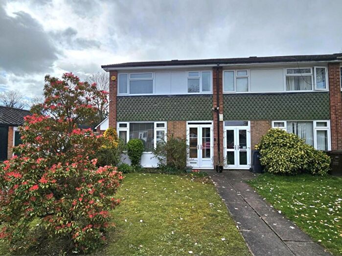 3 Bedroom End Of Terrace House For Sale In Walsgrave Drive, Solihull, B92