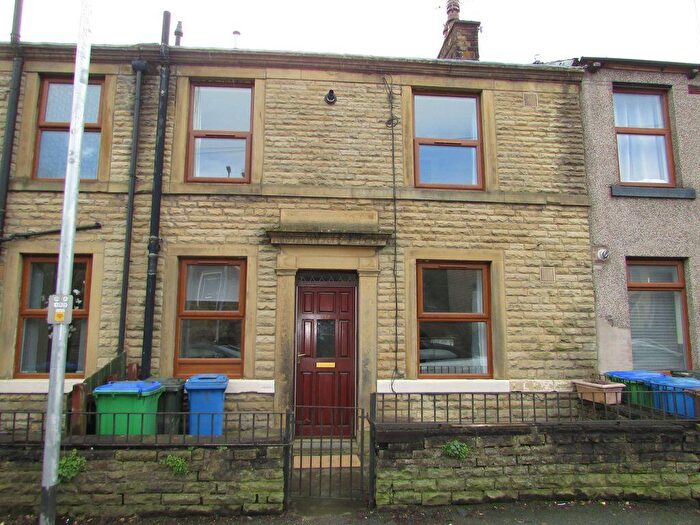 1 Bedroom Terraced House To Rent In New Road Rochdale., OL15