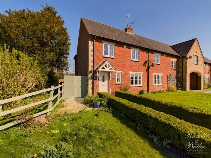 3 Bedroom Semi-Detached House For Sale In Banbury Road, Finmere, Buckingham, MK18