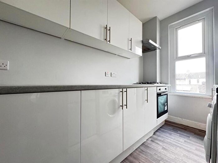 2 Bedroom Flat For Sale In Aberdour Road, Goodmayes, Ilford, IG3