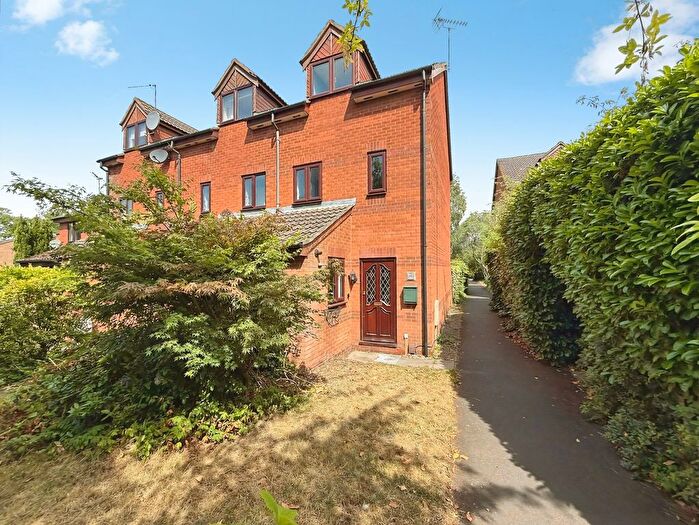3 Bedroom Terraced House For Sale In Adams Court, Kidderminster, DY10