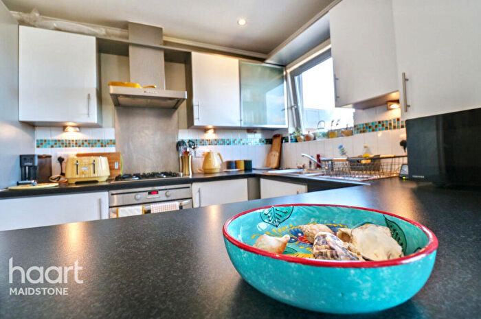 2 Bedroom Apartment For Sale In Orchard Close, Orchard Street, Maidstone, ME15