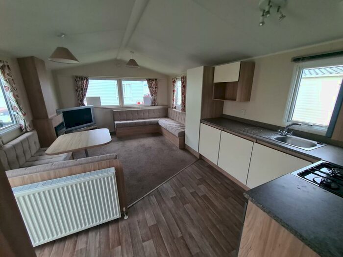 2 Bedroom Park Home To Rent In Halfway Road, Minster On Sea, Sheerness, Kent, ME12