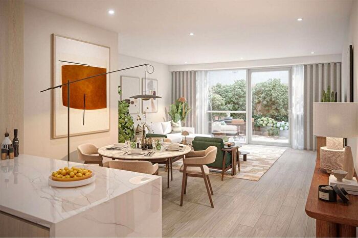 2 Bedroom Flat For Sale In The Parkside Collection, Battersea, SW11