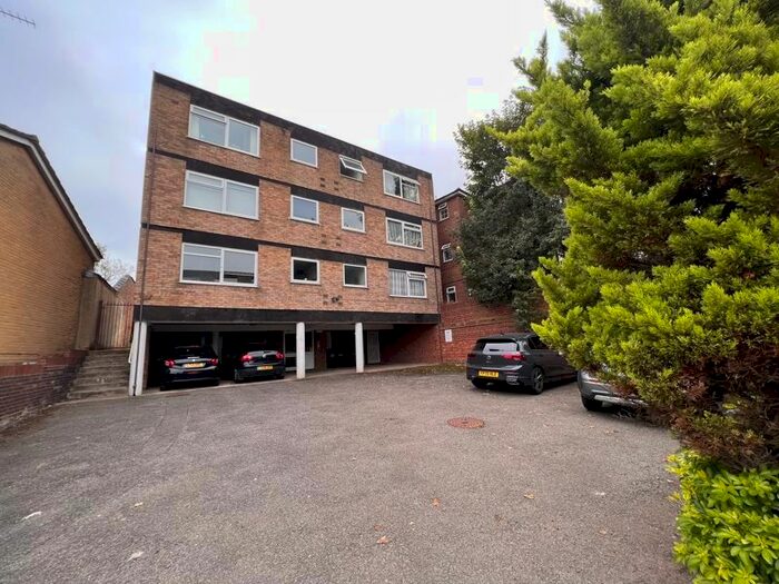 1 Bedroom Flat To Rent In Gregories Close, Luton, LU3