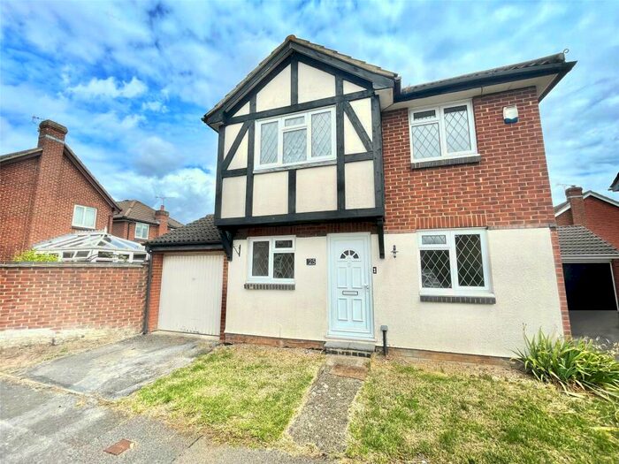 4 Bedroom Detached House To Rent In Loosen Drive, Maidenhead, Berkshire, SL6