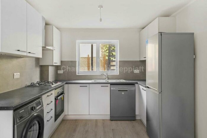 2 Bedroom Apartment To Rent In Sydney Road, Harringay, N8
