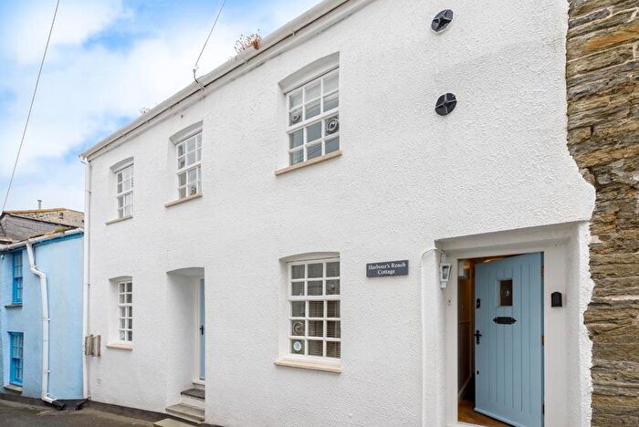 4 Bedroom Cottage For Sale In Harbours Reach, Padstow, PL28
