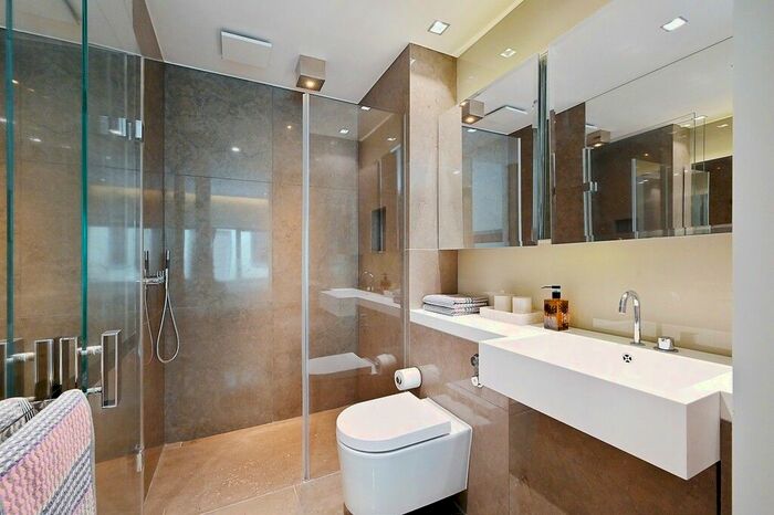 2 Bedroom Flat To Rent In Babmaes Street, St James, SW1Y
