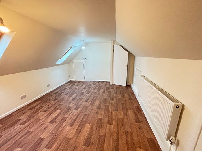 2 Bedroom Flat To Rent In Banbury Road, Oxhill, CV35