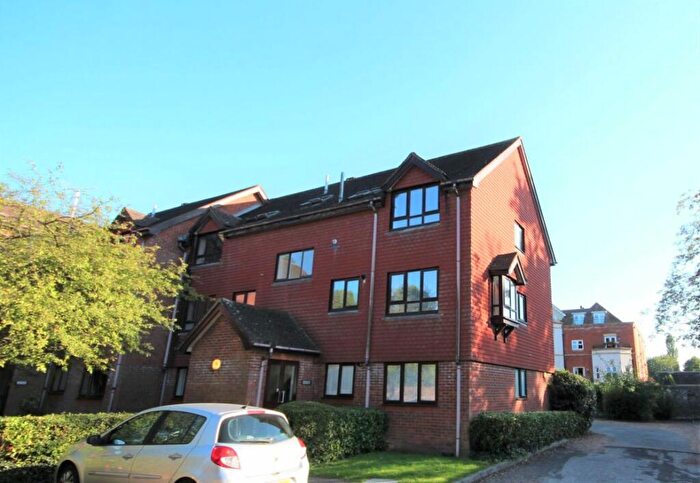 2 Bedroom Apartment To Rent In Sussex Lodge, Horsham, RH12
