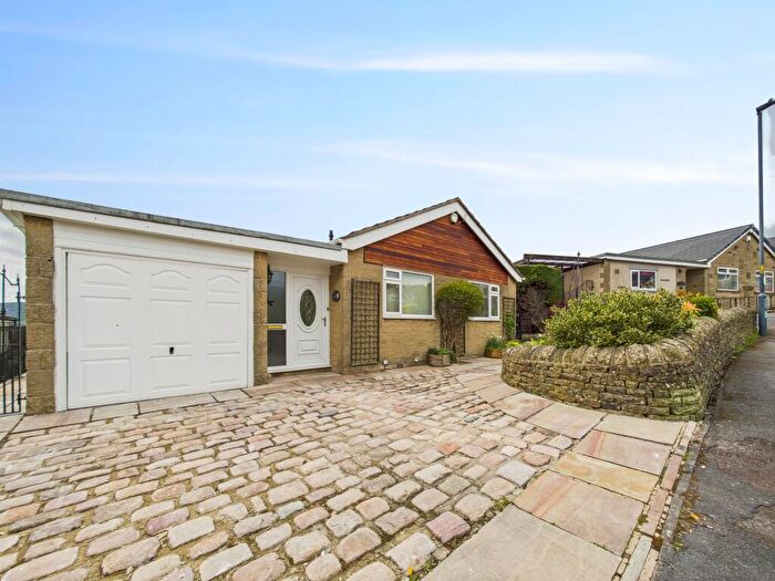 2 Bedroom Bungalow To Rent In Aire Valley Drive, Bradley, BD20