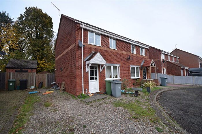 2 Bedroom Semi-Detached House For Sale In High Way, Lingwood, Norwich, NR13