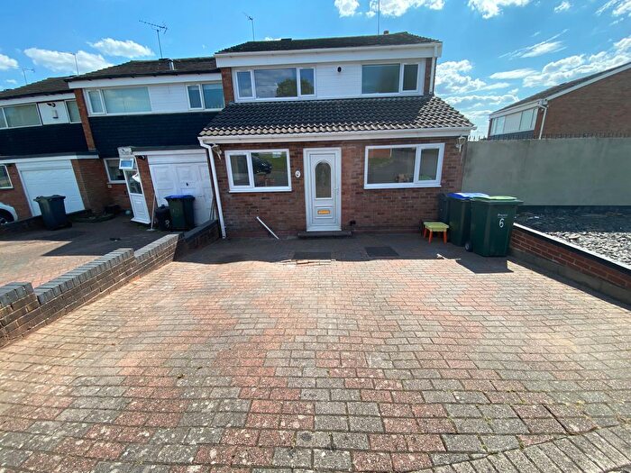 4 Bedroom Semi-Detached House To Rent In Templemore Drive, Great Barr, B43