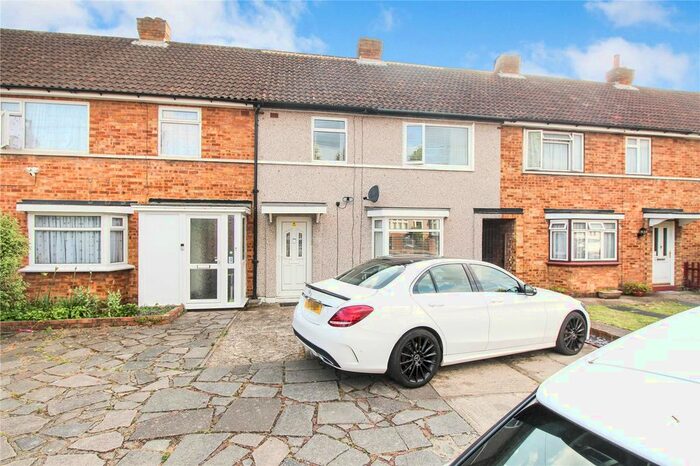 3 Bedroom Terraced House To Rent In Park Lane, Hornchurch, RM11