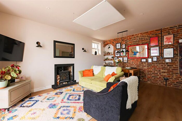 2 Bedroom Flat For Sale In West Hill Road, St. Leonards-On-Sea, TN38