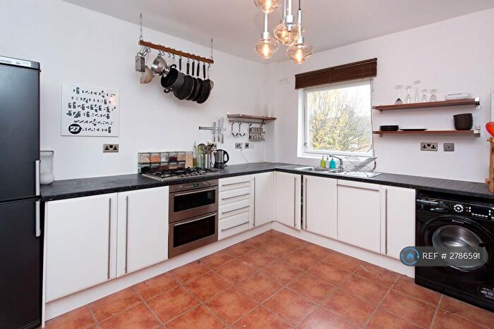 2 Bedroom Maisonette To Rent In Digby Crescent, London, N4