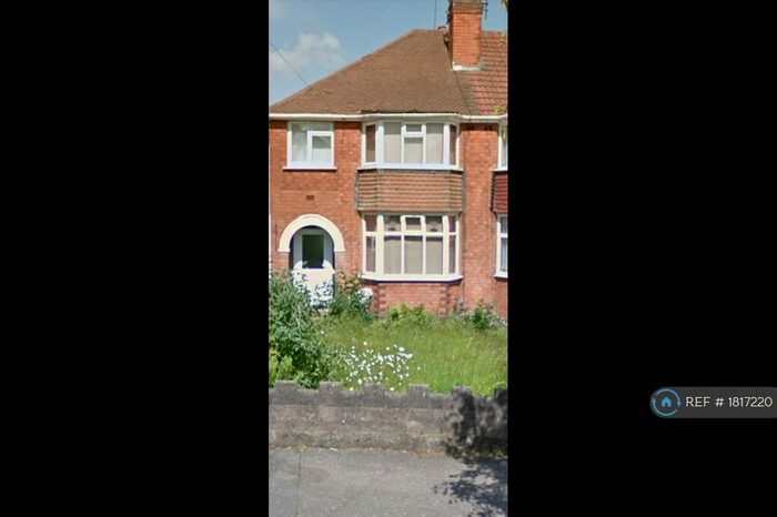 4 Bedroom Semi-Detached House To Rent In Cherington Road, Birmingham, B29