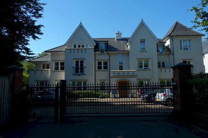 2 Bedroom Apartment To Rent In Reigate, Surrey, RH2