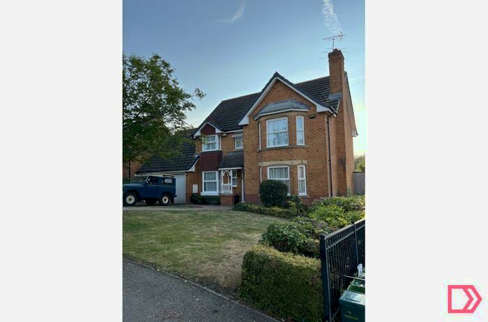 4 Bedroom Detached House To Rent In Meadowside, Tilehurst, Reading, Berkshire, RG31