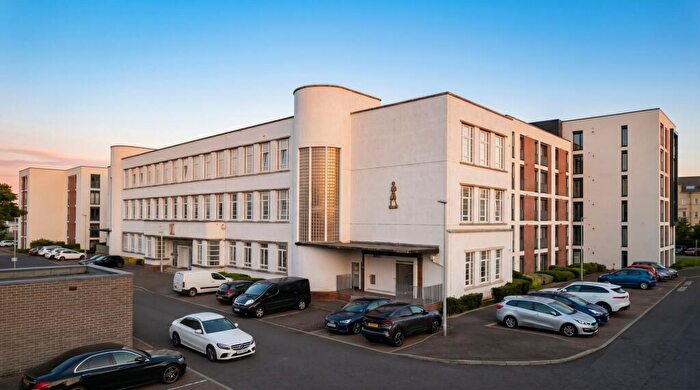 1 Bedroom Flat For Sale In Arneil Place, Edinburgh, EH5