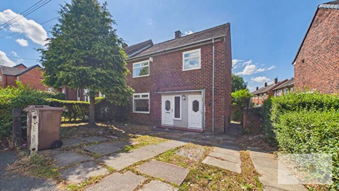 3 Bedroom End Of Terrace House For Sale In Burnside Crescent, Middleton, Manchester, M24