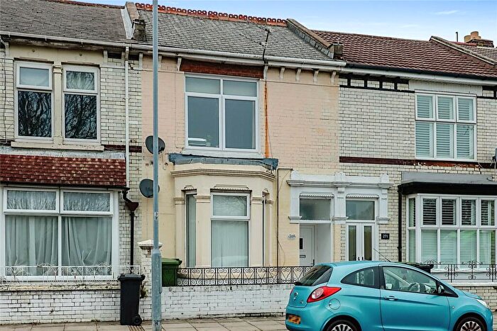 2 Bedroom Flat To Rent In New Road, Portsmouth, Hampshire, PO2