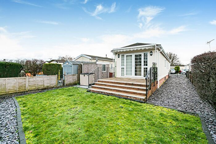3 Bedroom Park Home For Sale In Burway Crescent, Penton Park, Chertsey, Surrey, KT16