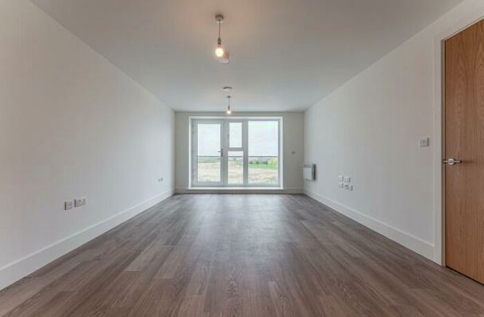 2 Bedroom Apartment To Rent In Trinity House North, Anniversary Avenue West, Graven Hill, OX25