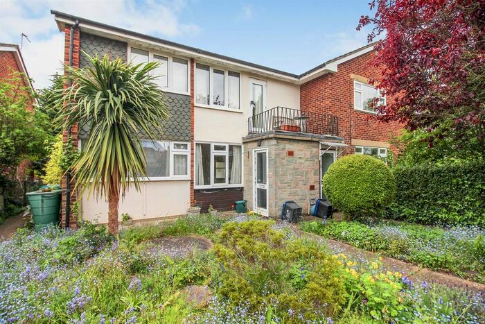 2 Bedroom Maisonette To Rent In Belvedere Close, Teddington, TW11