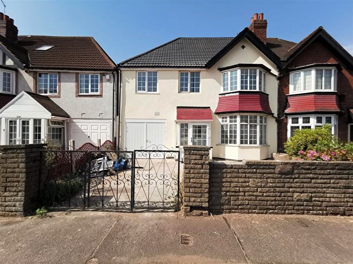 5 Bedroom Semi-Detached House To Rent In Walsall Road, Perry Barr, Birmingham, B42