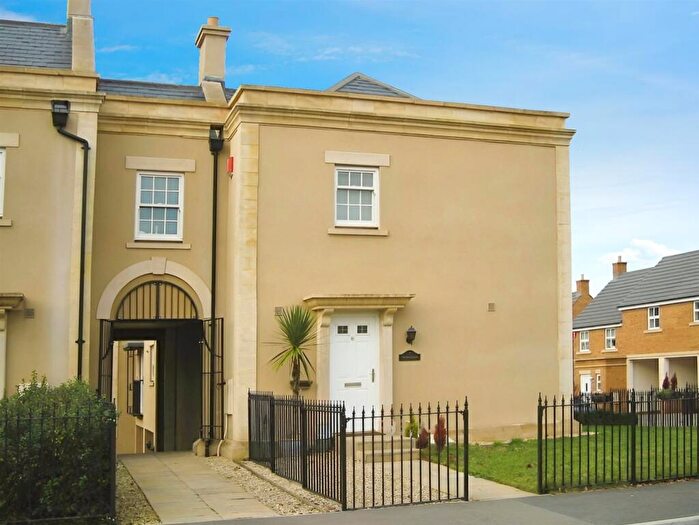 4 Bedroom End Of Terrace House To Rent In Thomas Way, Stoke Park, BS16