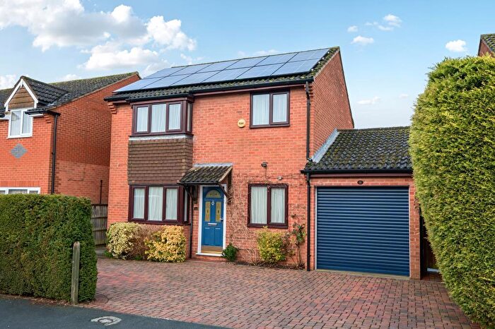 3 Bedroom Detached House To Rent In Derwent Road, Bicester, OX26