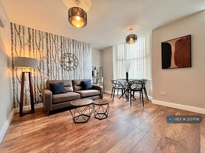 2 Bedroom Flat To Rent In Weaste Lane, Salford, M5