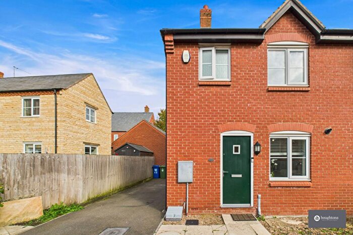 3 Bedroom Semi-detached House For Sale In Lime Kiln Close, Silverstone, NN12